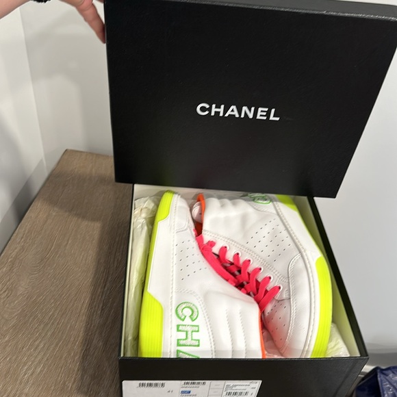 Chanel high top neon sneakers. Sz 41 calfskin multicolor/yellow. Excellent - Picture 9 of 9